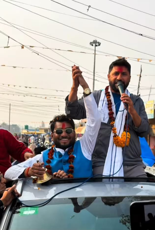 मर्चवारी देवी मन्दिरमा पूर्व गृहमन्त्री लामिछाने द्वारा घण्टी हस्तान्तरण