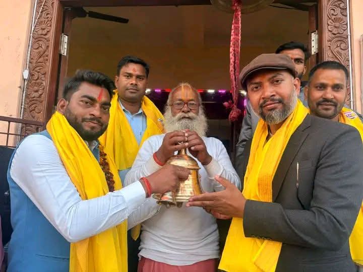 बालेन शाहका दाजु कौशलेन्द्र शाहद्वारा मर्चवारीमाई मन्दिरमा घण्टी अर्पण